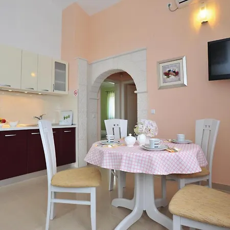 Holiday home Gorgeous In With Wifi Razanj