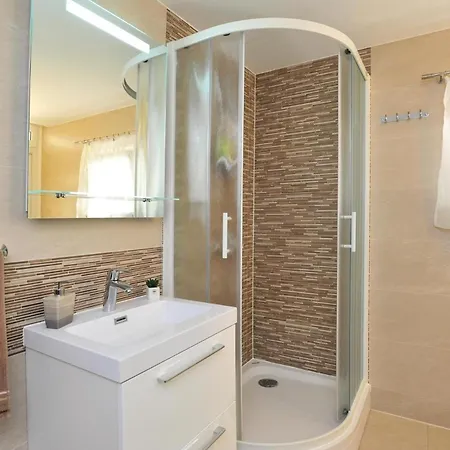 Gorgeous In With Wifi Holiday home Razanj