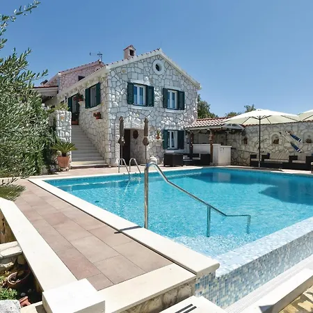 Gorgeous In With Wifi Holiday home
